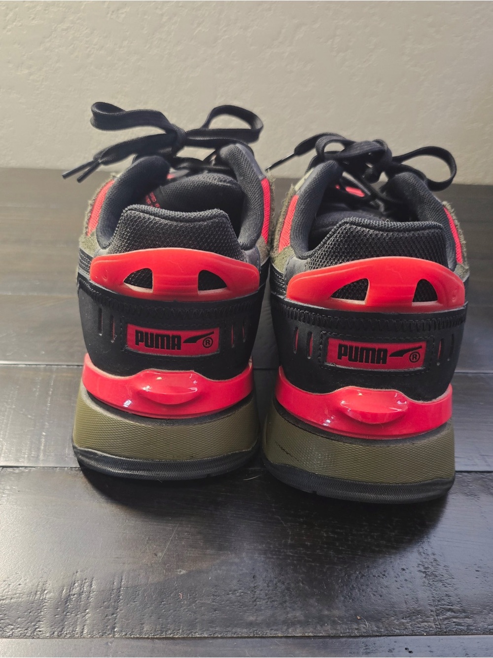 Puma Men’s Black Olive Green Red Athletic Sneakers - Picture 3 of 6